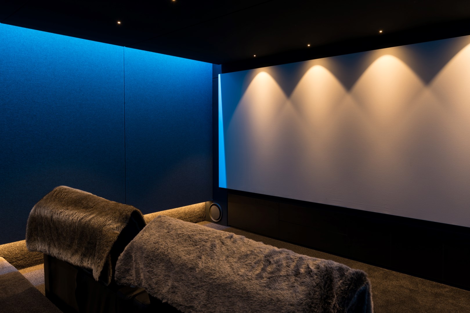 home-theatre-lighting-sound-arcline-architecture-movies-tv