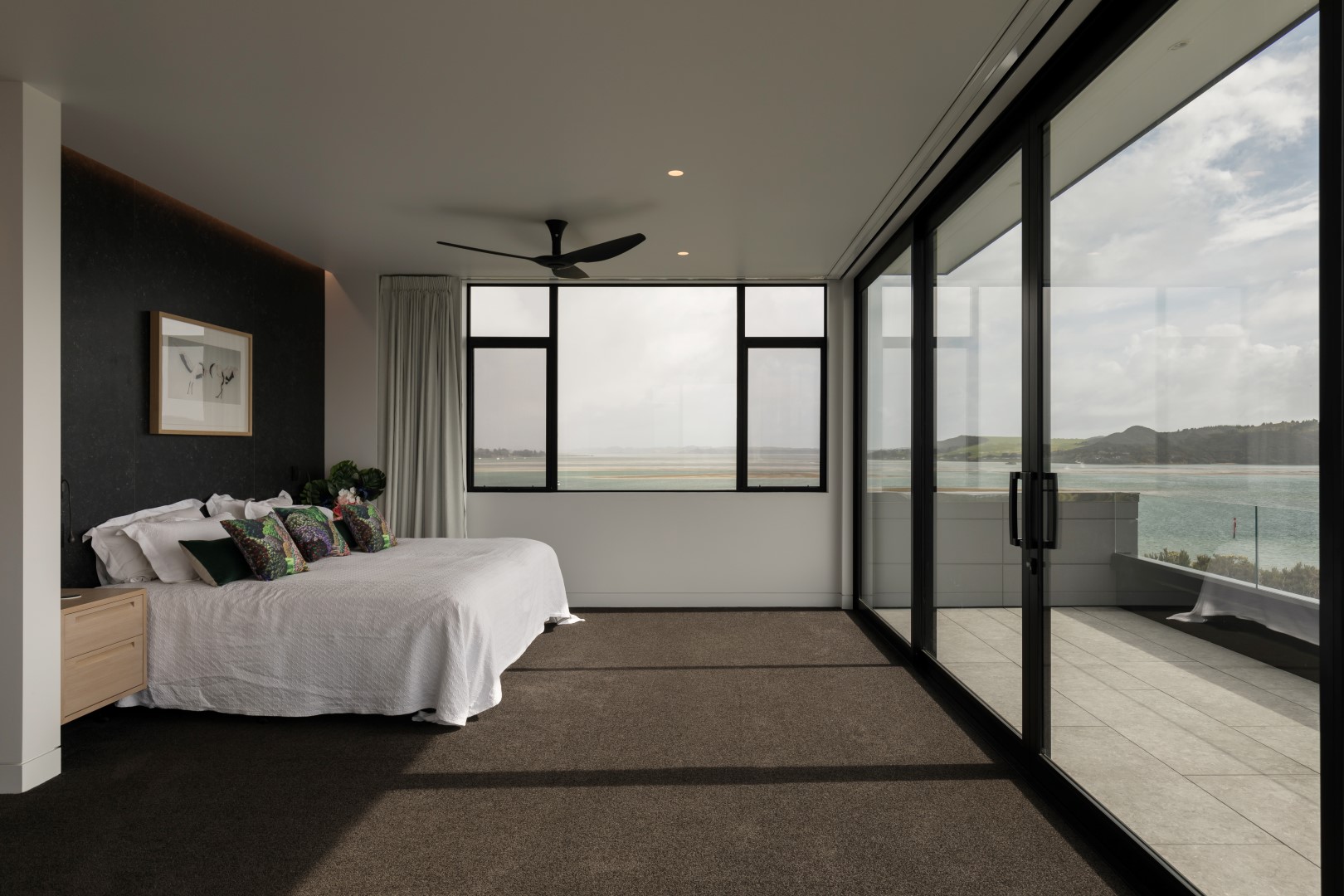 master-bedroom-views-northland-arcline-architecture-pukenui-residence (2)