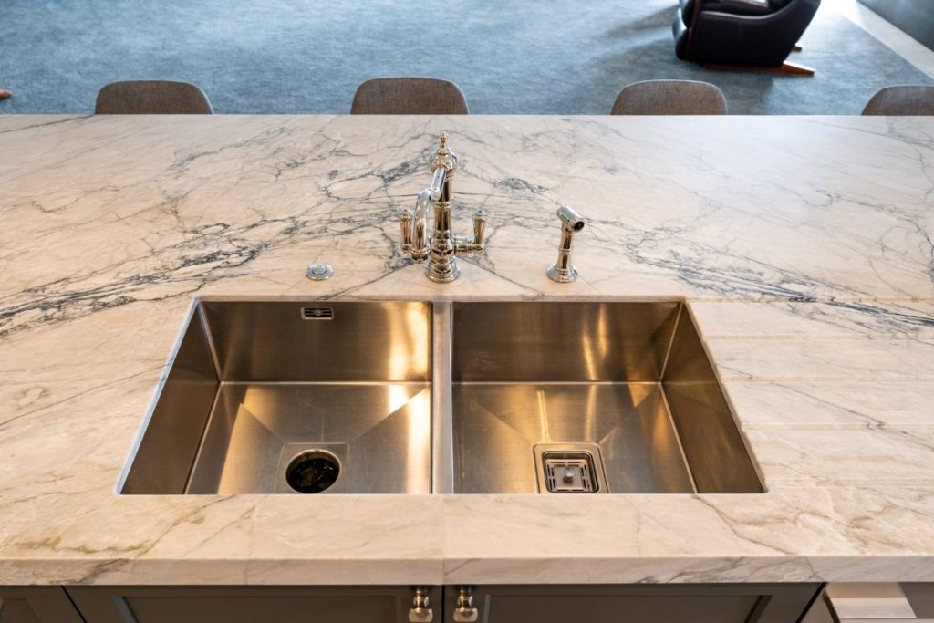 sink-benchtop-kitchen-design-stainless-steel-arcline-architecture-taps-stone