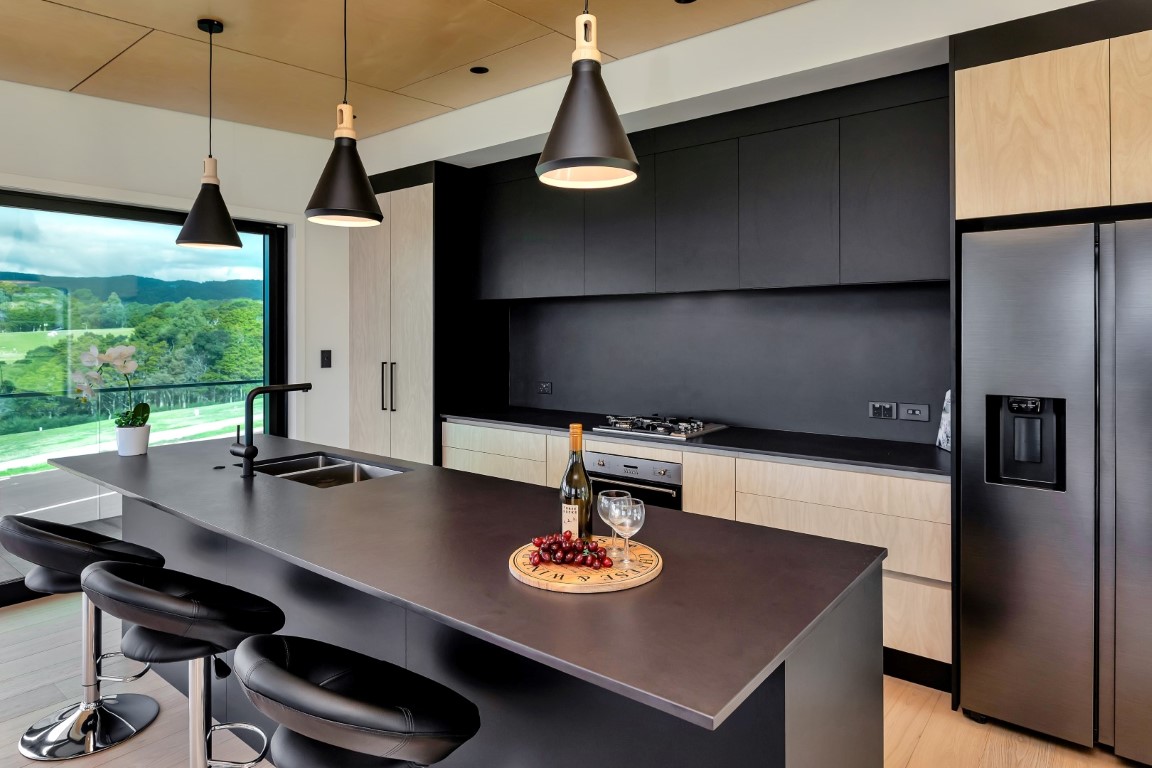 kitchen-black-ply-ceiling-island-layout-timber-flooring-arcline-architecture