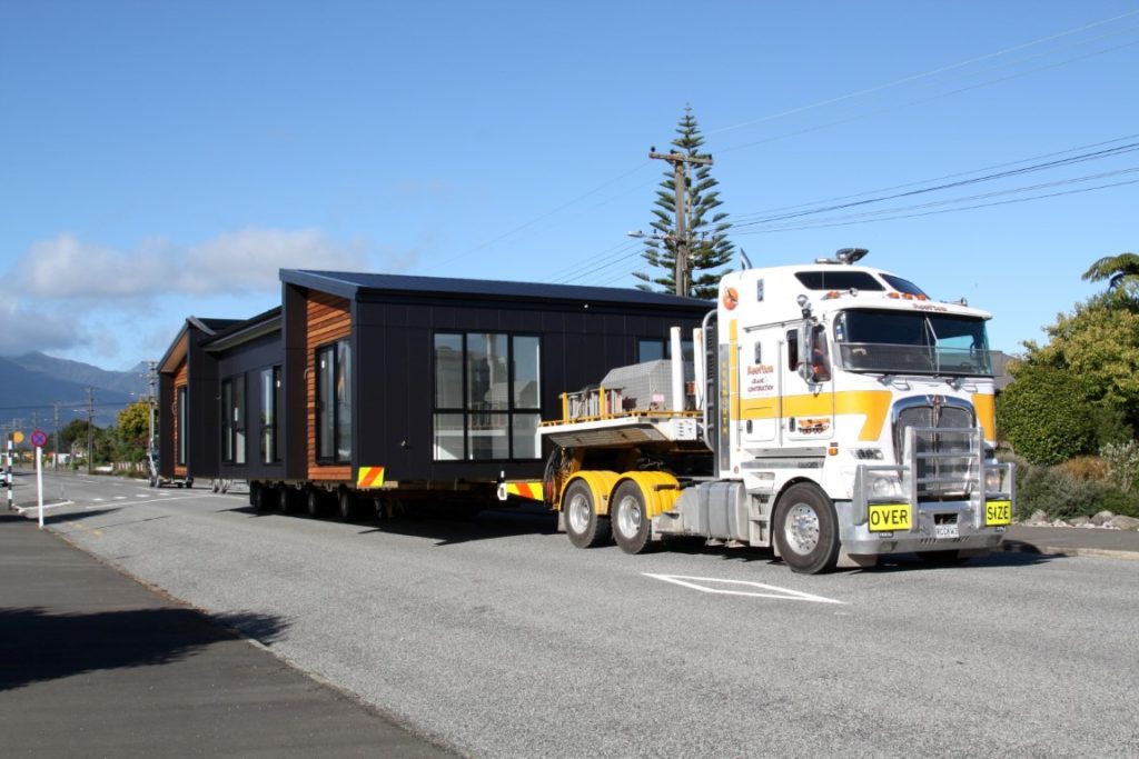 west-coast-architecture-design-house-moving-transportable-arcline-architecture-trucking