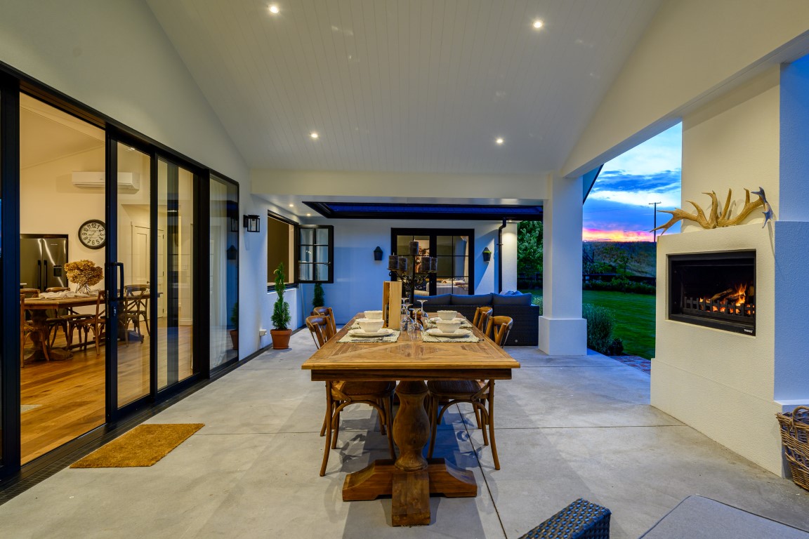 outdoor-area-whanganui-architecture-arcline-fire-trendz-table-setting-alfresco