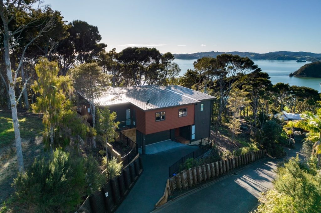back-of-two-storey-mono-pitch-house-totara-heights-paihia-arcline-architecture