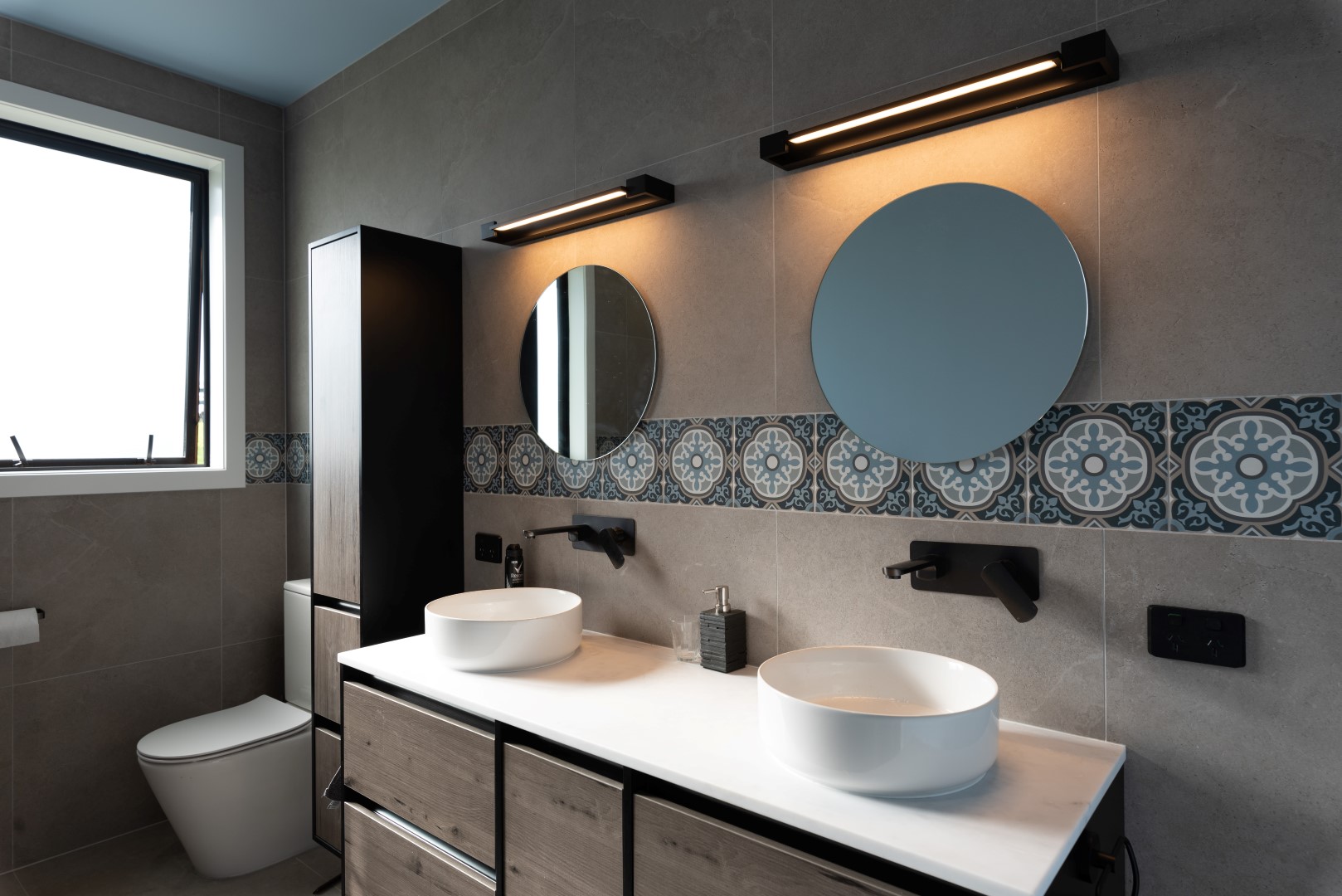 no-bathroom-blues-tiles-double-basins-his-and-hers-arcline-architecture