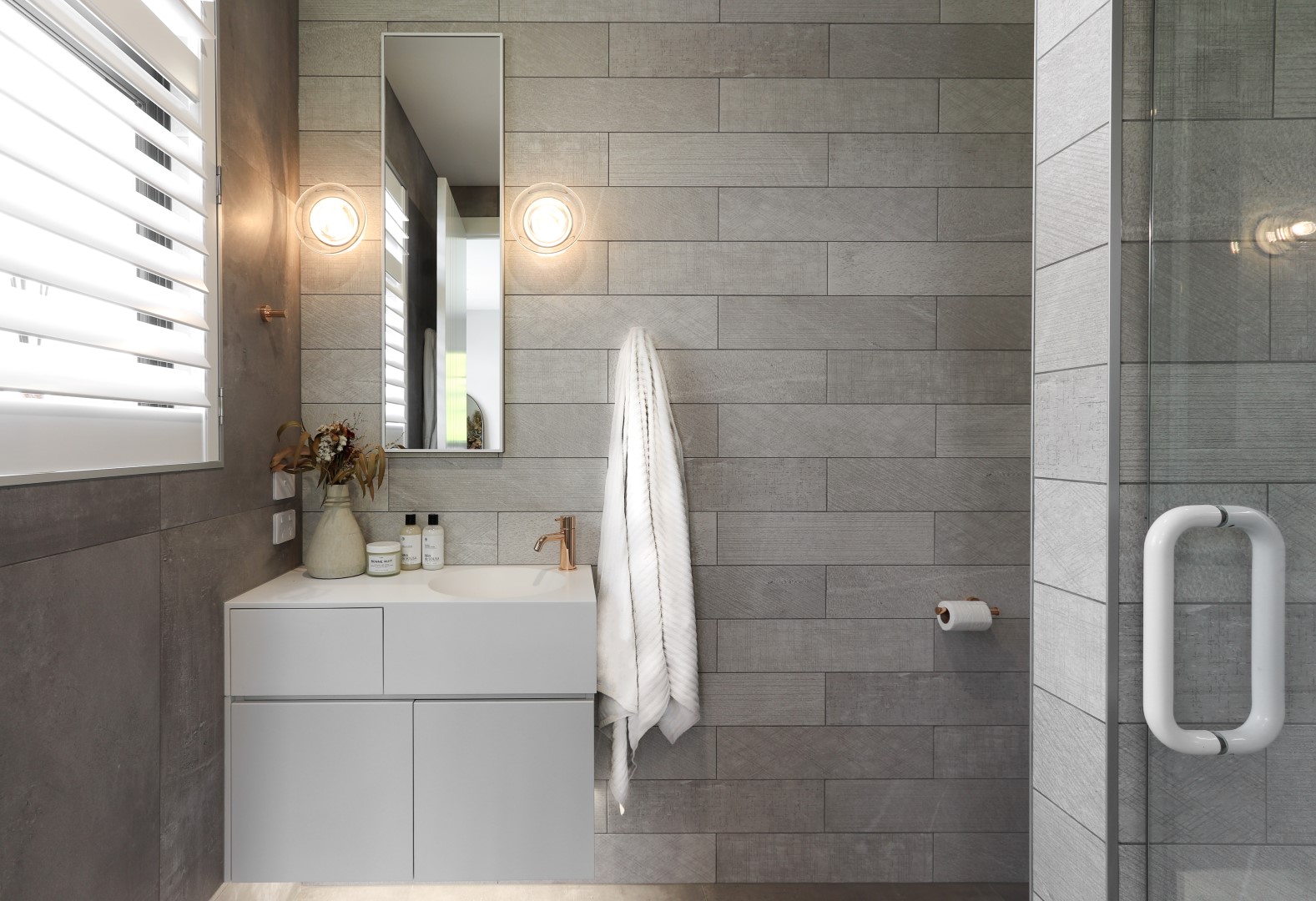 contrasting-taps-bathroom-storage-ventilation-lighting-arcline-architecture