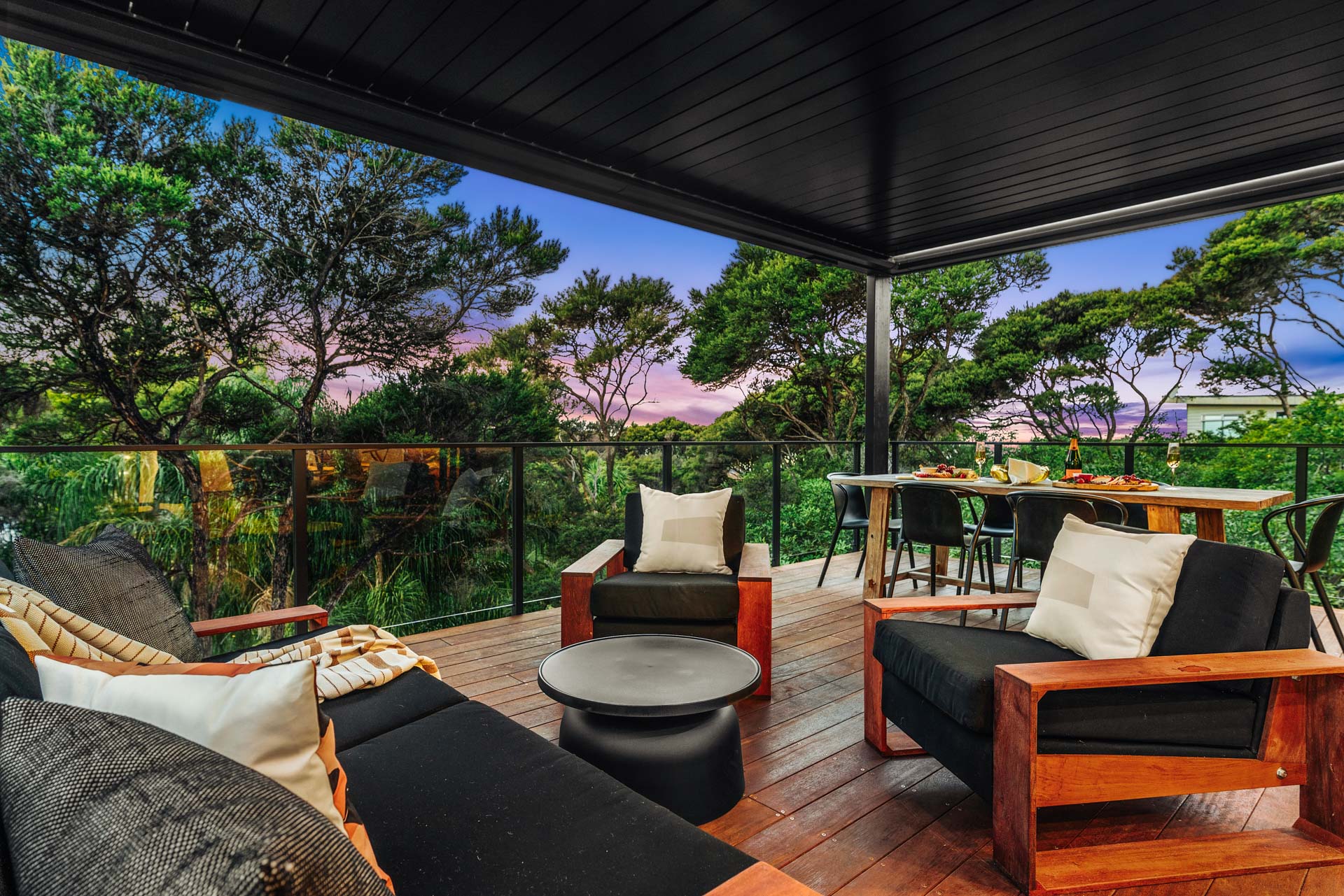 outdoor-area-louvre-roof-black-seating-arcline-architecture