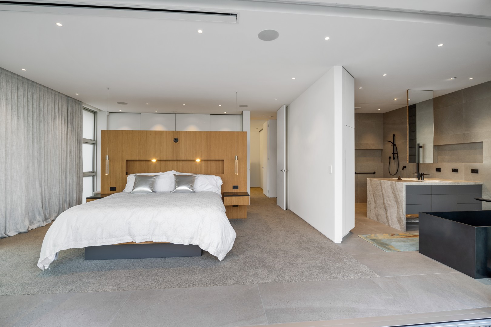 master-bedroom-with-coastal-views-arcline-architecture