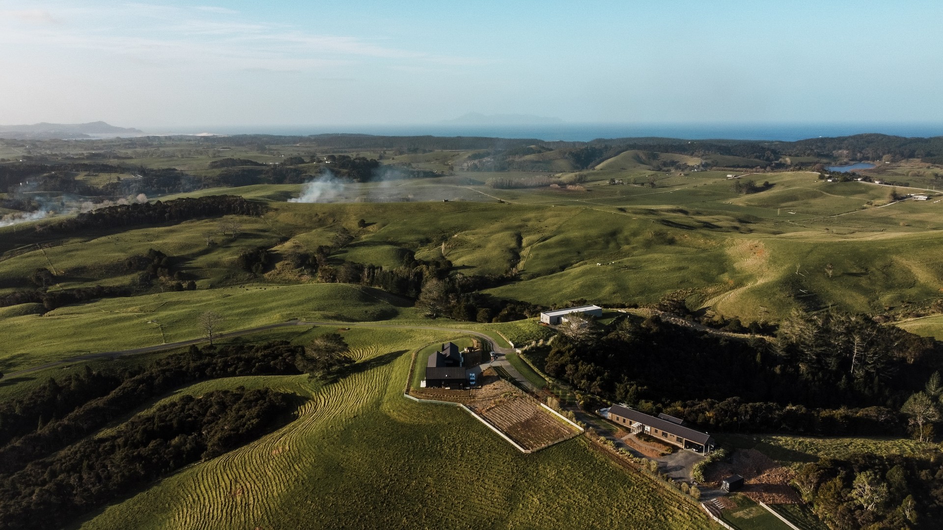 black-house-nz-rural-architecture-gable-roof-arcline-design