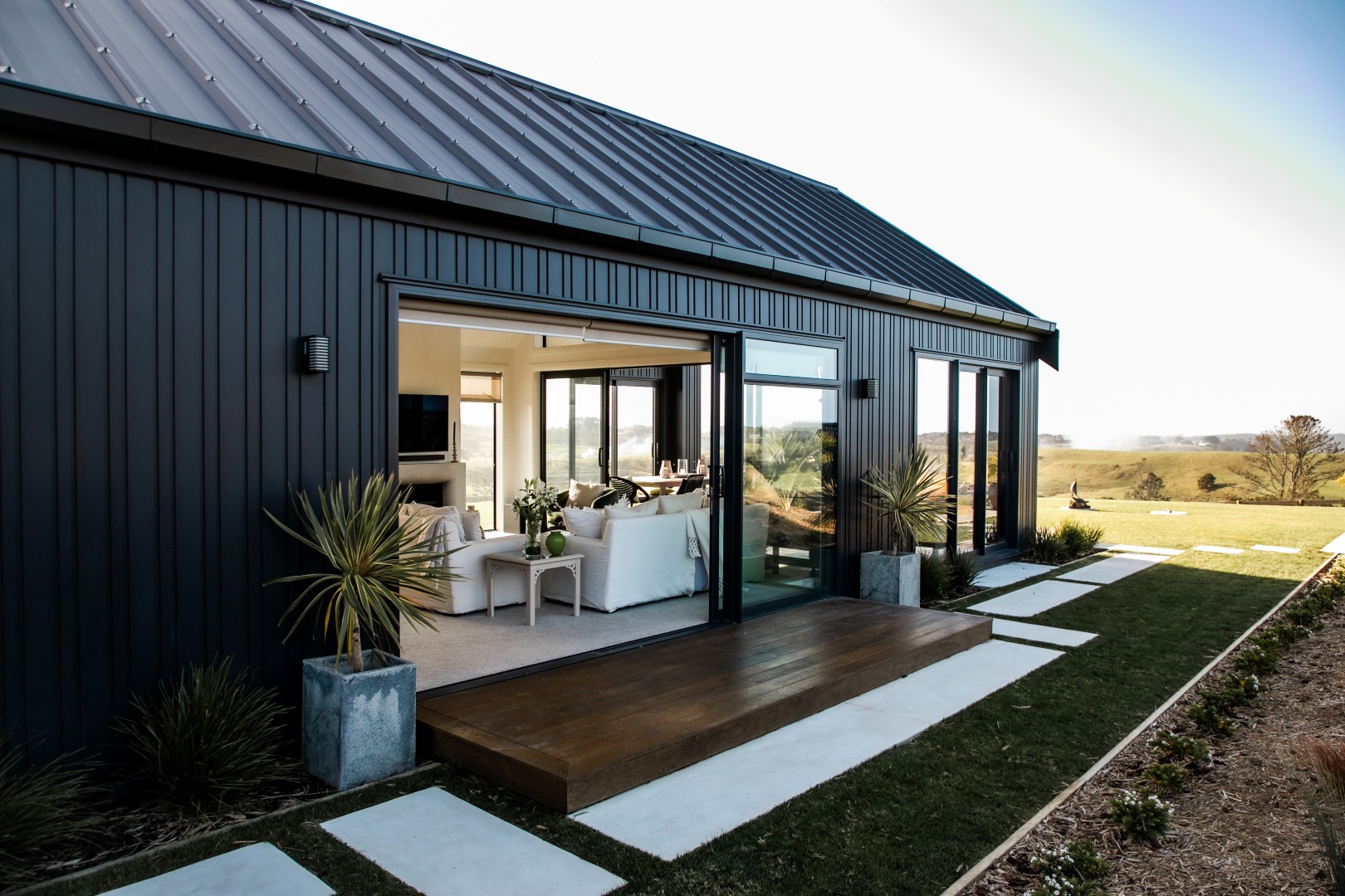 black-nuwall-cladding-te-arai-farmhouse-arcline-architecture