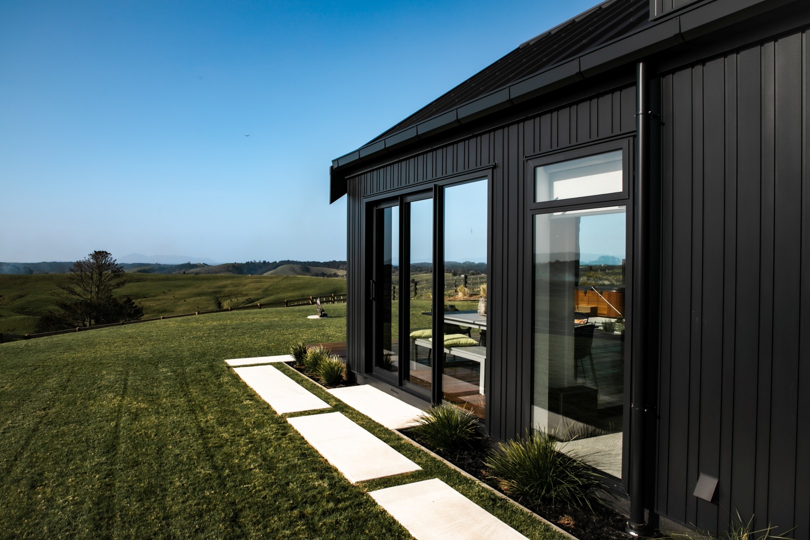 black-nuwall-cladding-te-arai-farmhouse-arcline-architecture