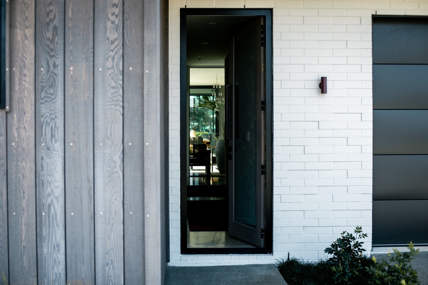 cedar-shiplap-painted-brick-white-cladding-arcline-architecture