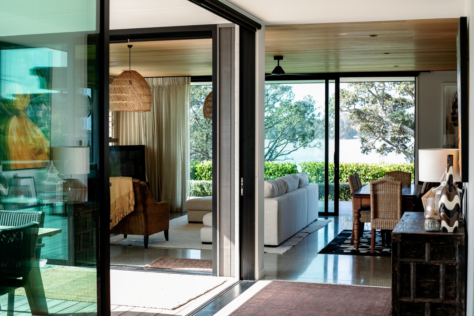 internal-courtyard-with-sliding-doors-into-living-area-arcline-architecture