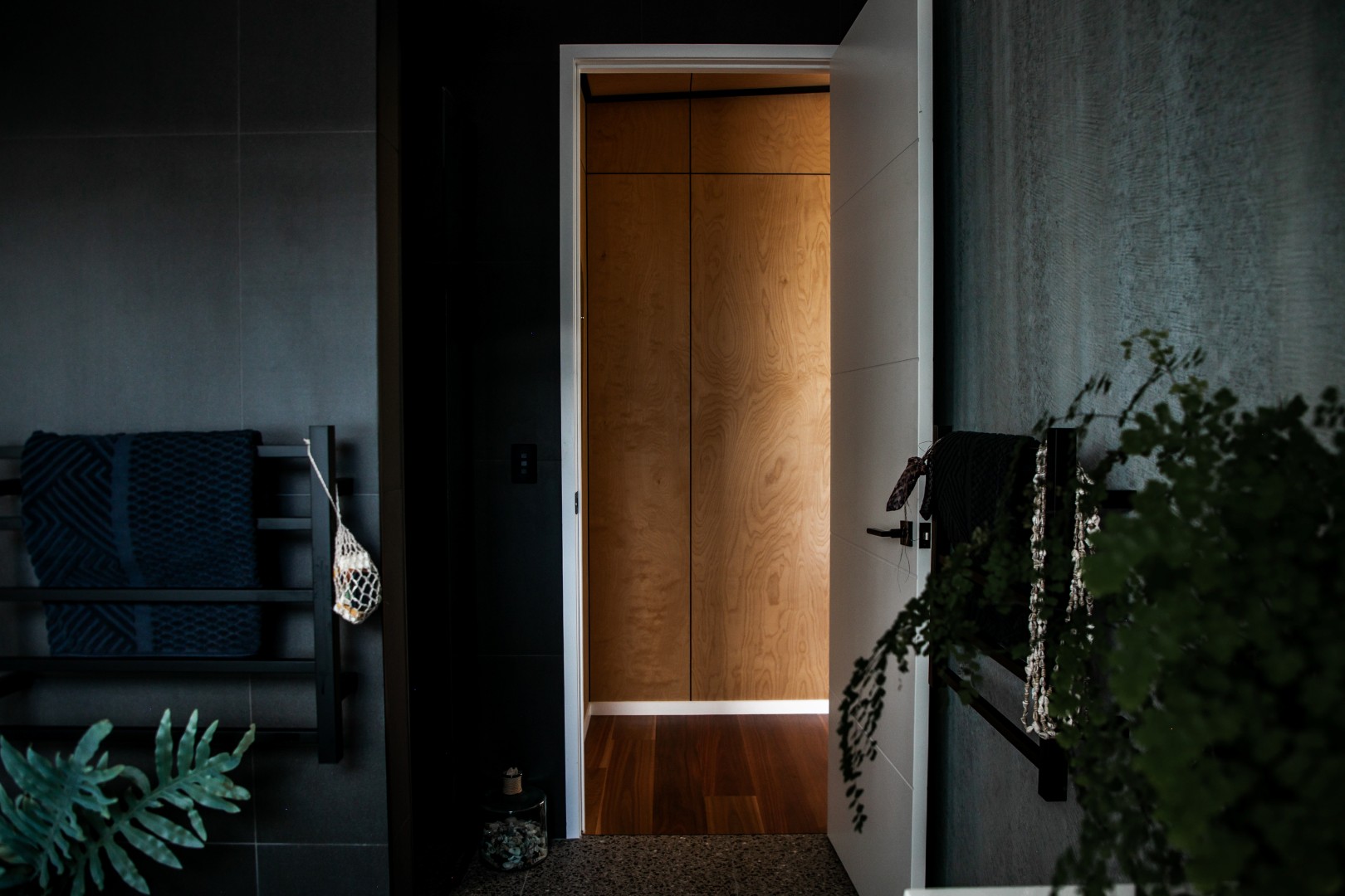 concrete-and-ply-together-arcline-architecture