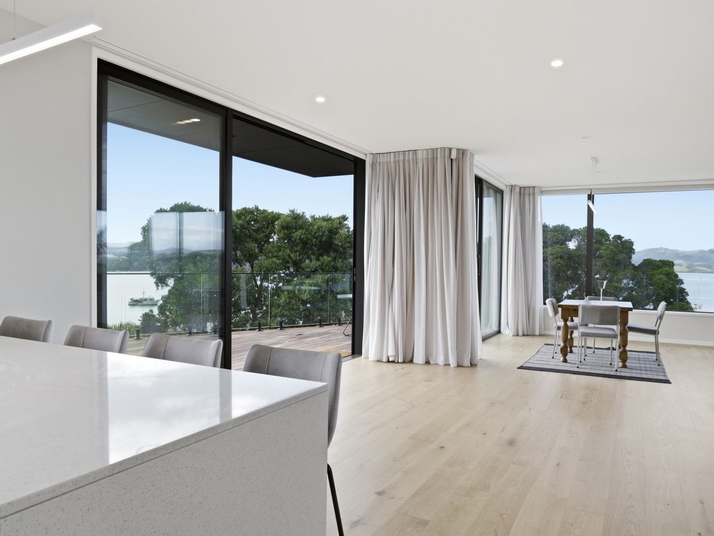 light-timber-flooring-interior-design-white-arcline-architecture