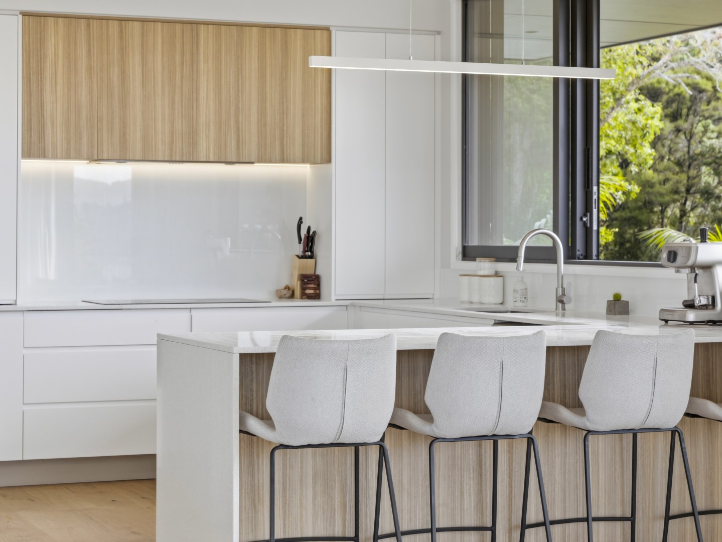 wood-design-kitchens-arcline-architecture-white-timber