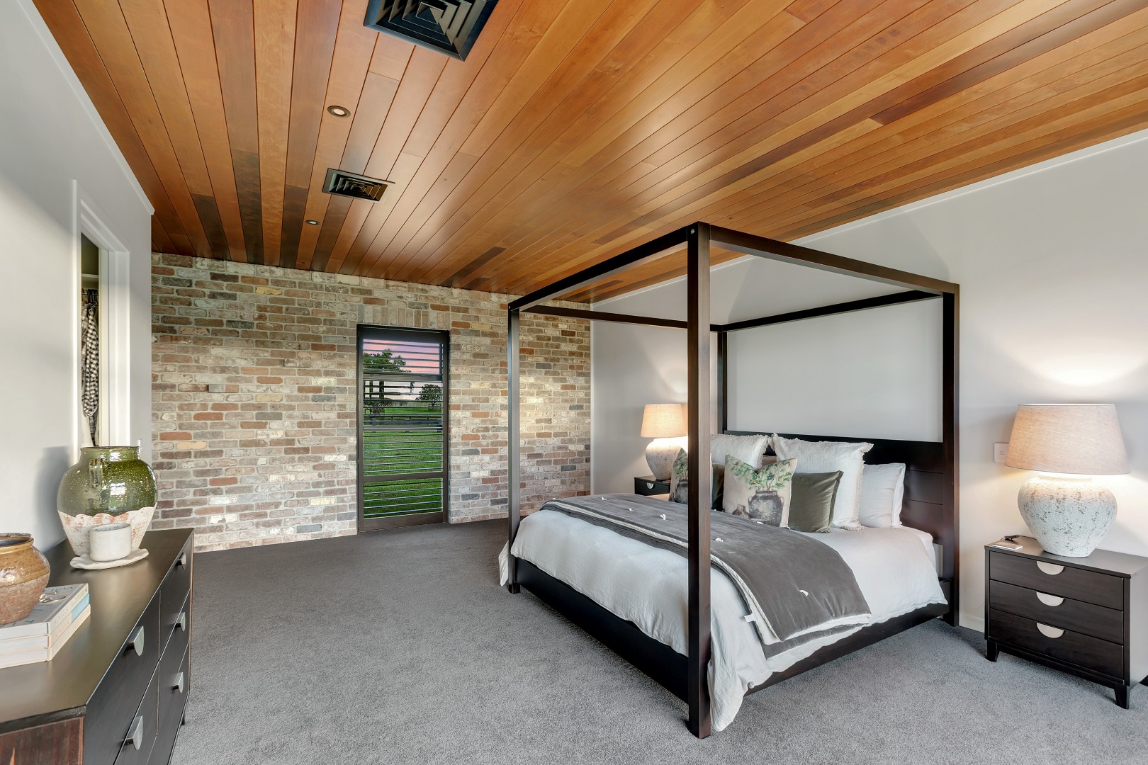 master-bedroom-timber-ceiling-brick-wall-arcline-architecture