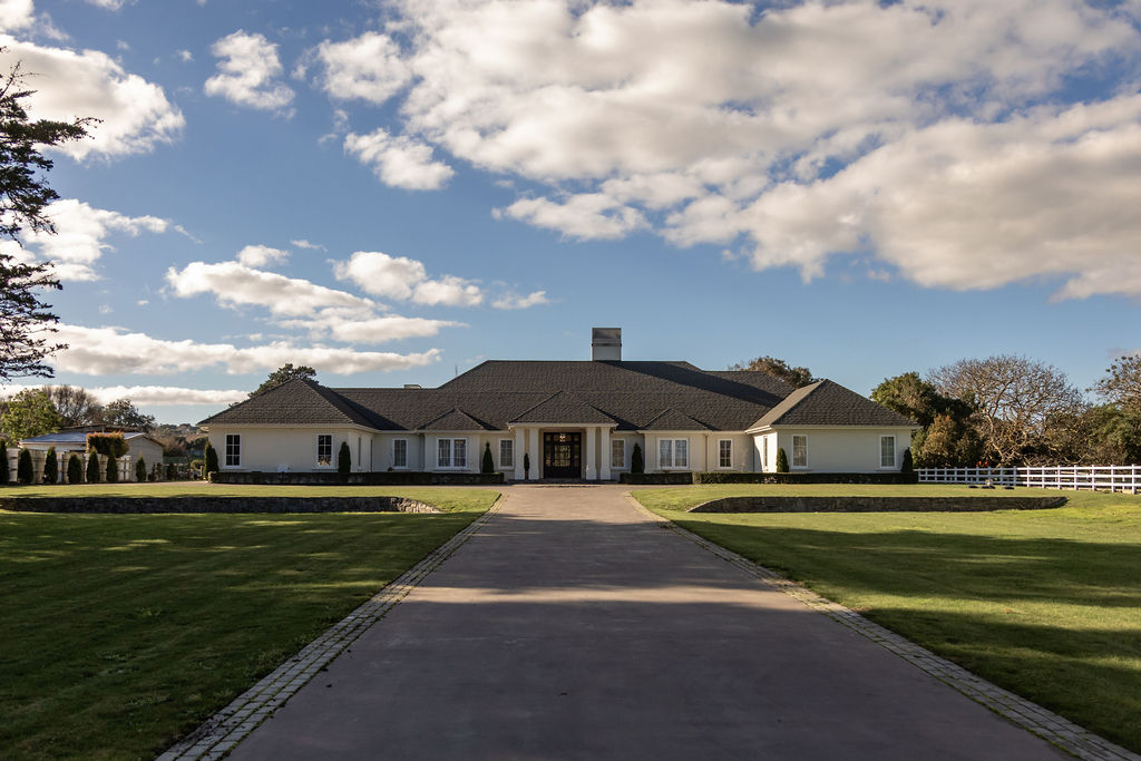buxton-manor-arcline-architecture-front-exterior-entrance-portico
