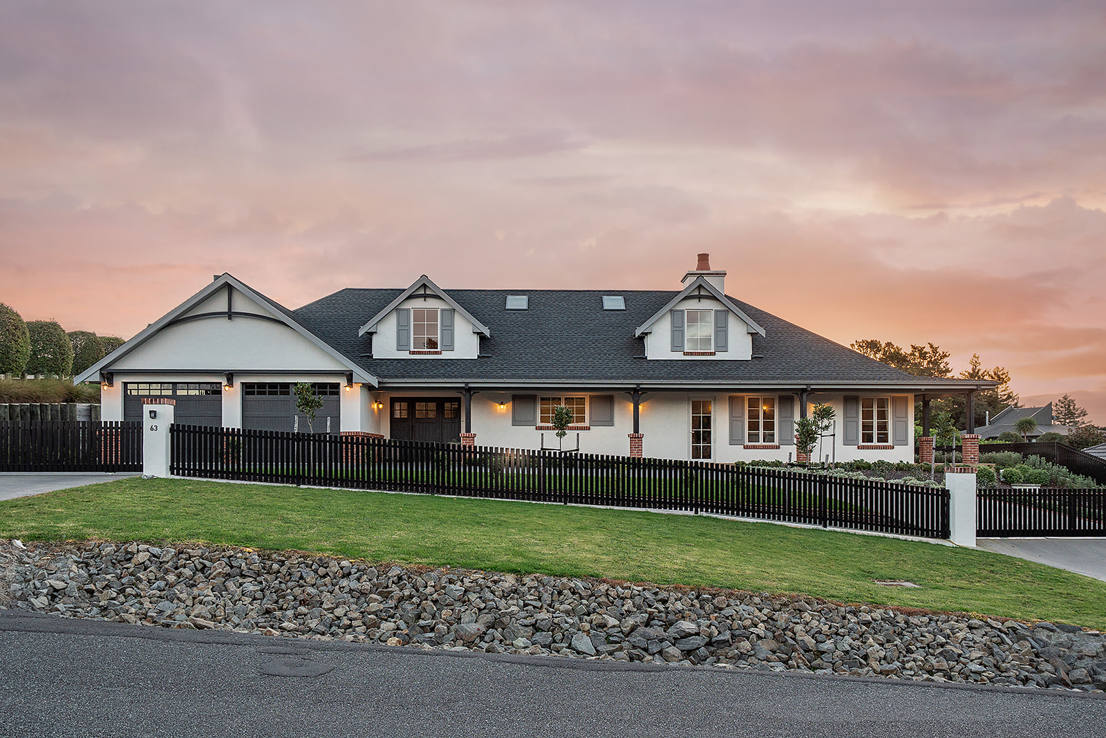 full-exterior-sunset-picket-fence-whangarei-country-farmhouse